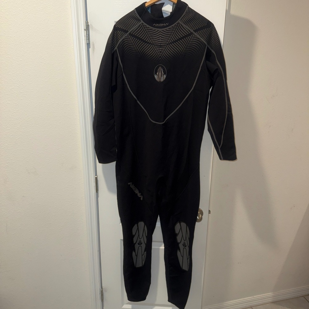 Akona Adventure Gear 1mm Neoprene Full Wetsuit Mens 4XL Scuba Diving Snorkel